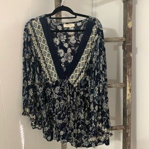 A’Beautiful Soul deep V blouse, size B